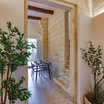 Beautifully Renovated 3br Townhouse *
