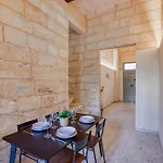 Holiday home Beautifully Renovated 3br Townhouse *