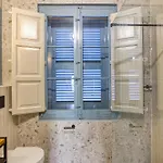 Holiday home Beautifully Renovated 3br Townhouse *