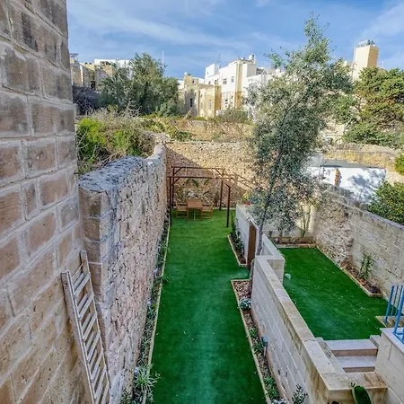 Beautifully Renovated 3br Townhouse