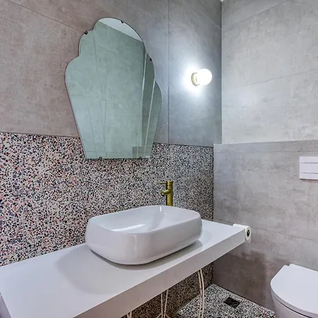 بيت للعطل Beautifully Renovated 3br Townhouse *