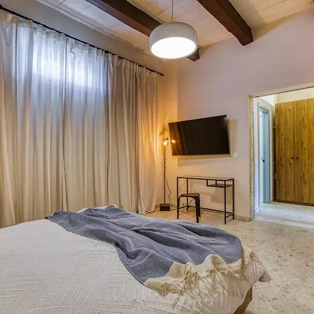 Beautifully Renovated 3br Townhouse * Sliema